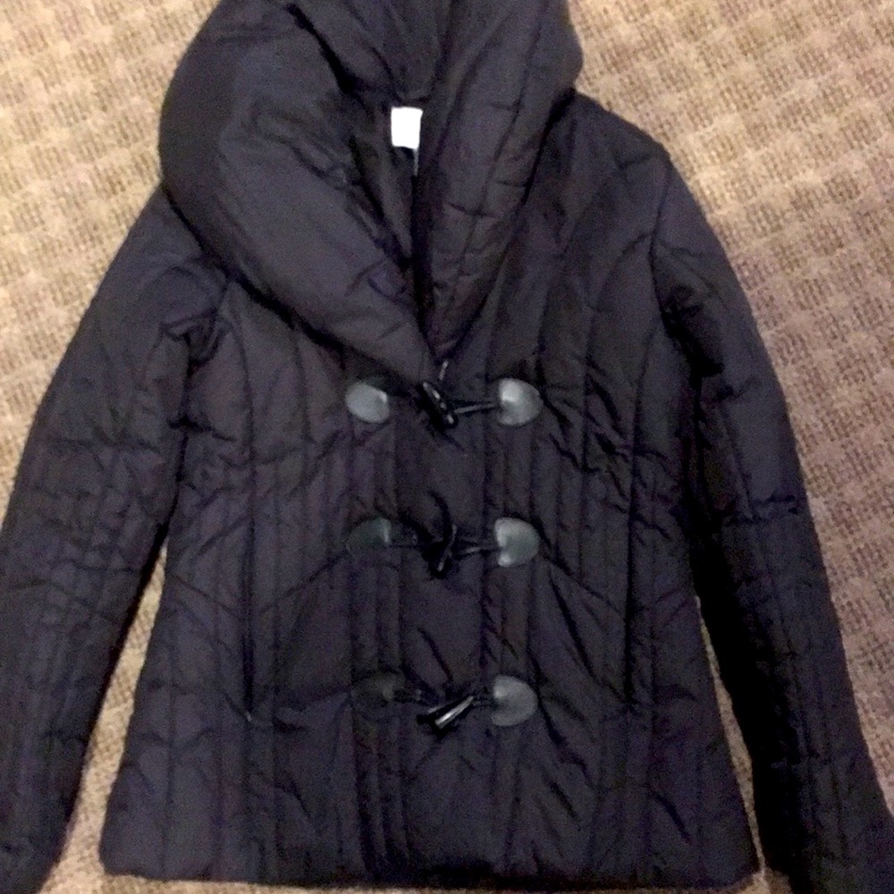 Ladies black puffer coat. Size M